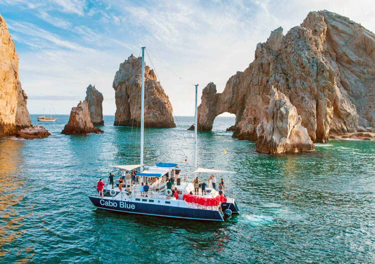 boat cruise in cabo